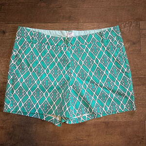 Women's Crown & Ivy Shorts Size 16 Green & White Patterned